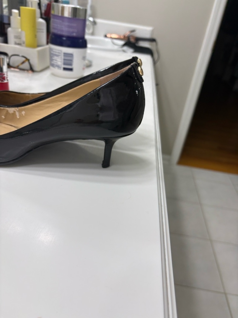 Michael Kors Black Patent Pointed-Toe Kitten Heels, Sz 9.5 - Picture 5 of 5